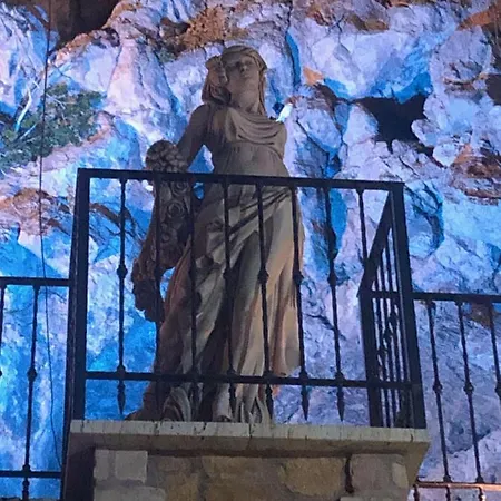 Victoria 1 * Mojacar